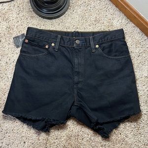 NWT Urban Renewal Black Vintage Levi’s Denim Shorts- 6